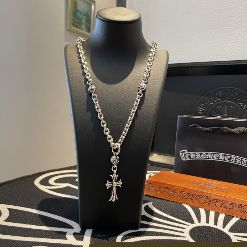 Ch**me He**ts necklaces